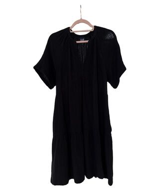 GAP Black Short-Sleeve Tiered V-Neck Midi Dress Gauze dress